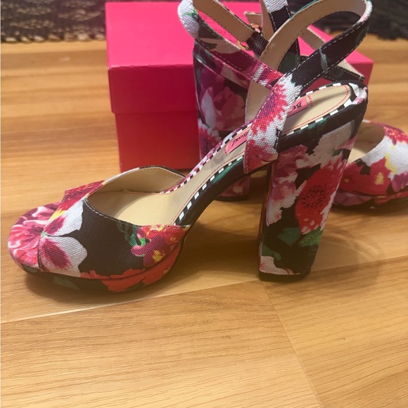 Betsey Johnson Shoes - Betsey Johnson Pink Floral Heels